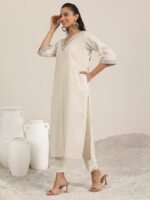 Off White Solid Cotton Blend Straight Kurta - Image 4